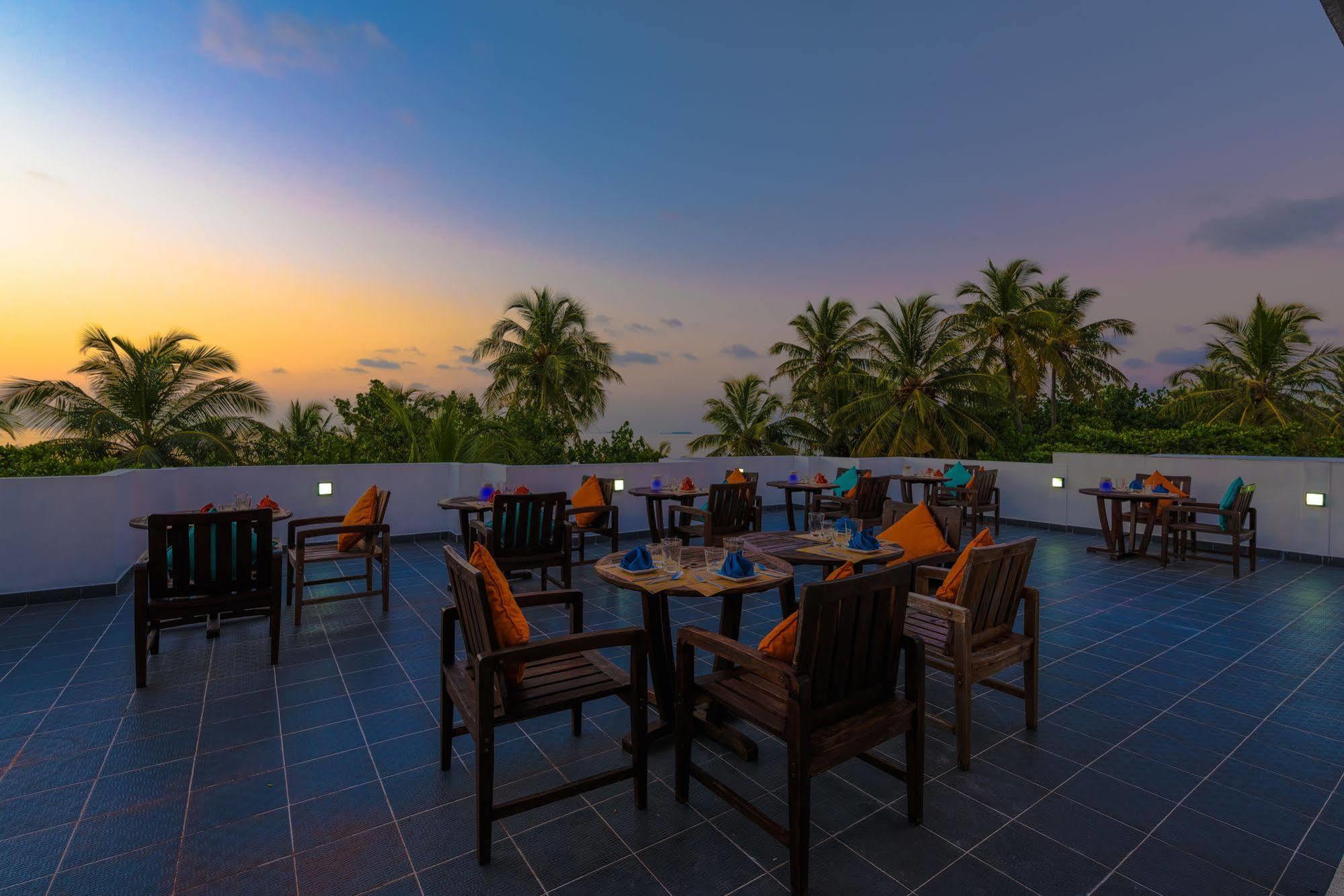 Boutique Beach All Inclusive Diving Hotel Dhigurah  Exterior photo